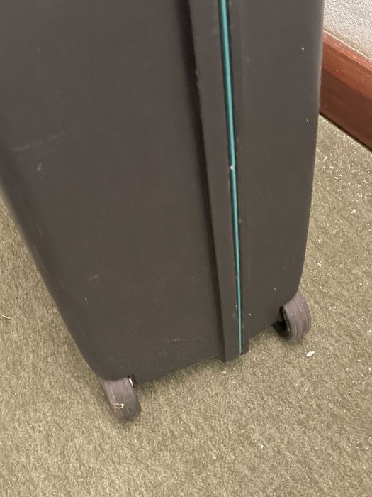 Mala de Viagem DELSEY Rígida com Fecho de Combinação – Made in France