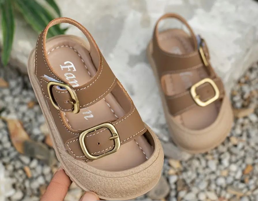 Босоніжки на хлопчика або дівчинку