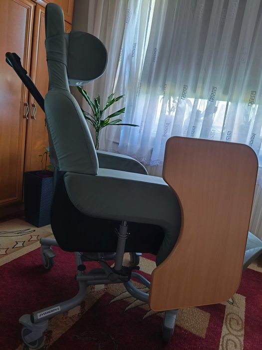 Fotel medyczny pielęgnacyjny dla seniora Vermeiren