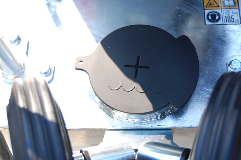 OUTLET Zagęszczarka asfaltowa Swepac F90A duży zbiornik na wodę, kółka