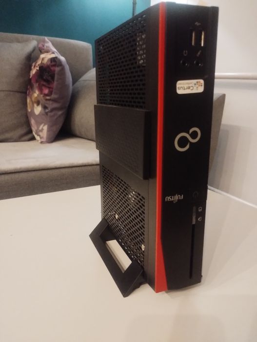 Fujitsu Futro s920 gx424cc 4rdzenie 8gb ram SSD AMD serwer