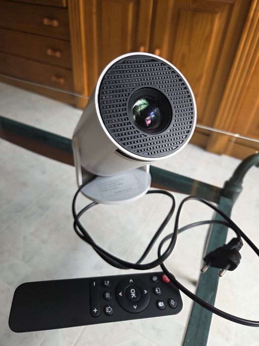 Projetor Quarto HY300PRO