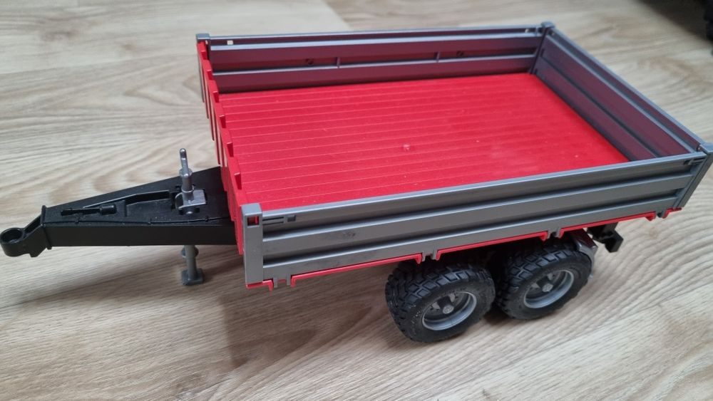 Traktor z przyczepą bruder