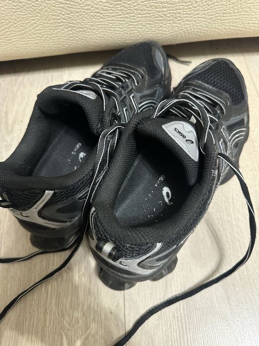 Продам кросівки asics