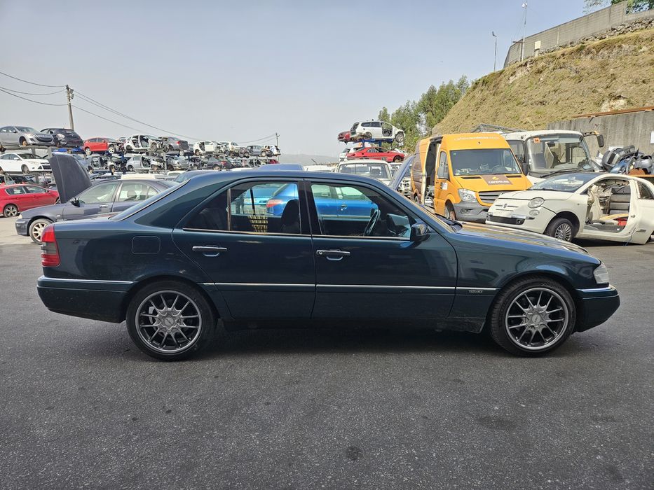 Mercedes-Benz C 250 TD Elegance W202 de 1996 para peças