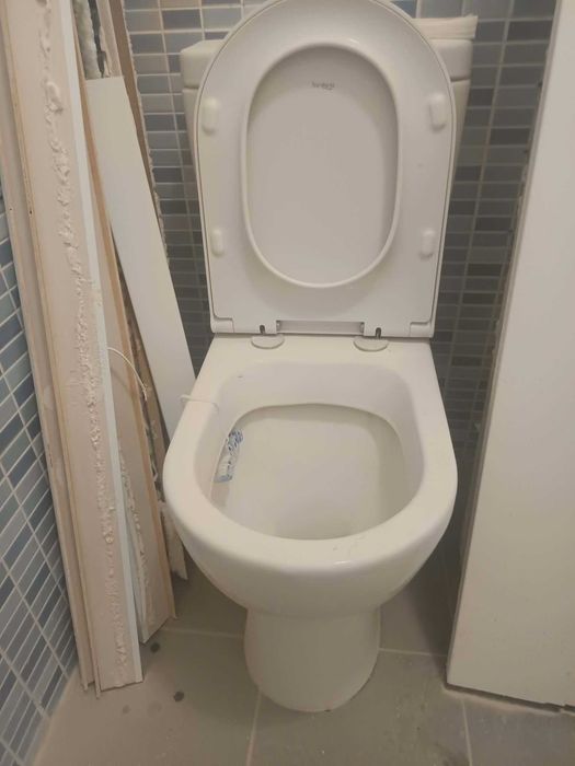 Sanita e lavatório para WC de mobilidade reduzida