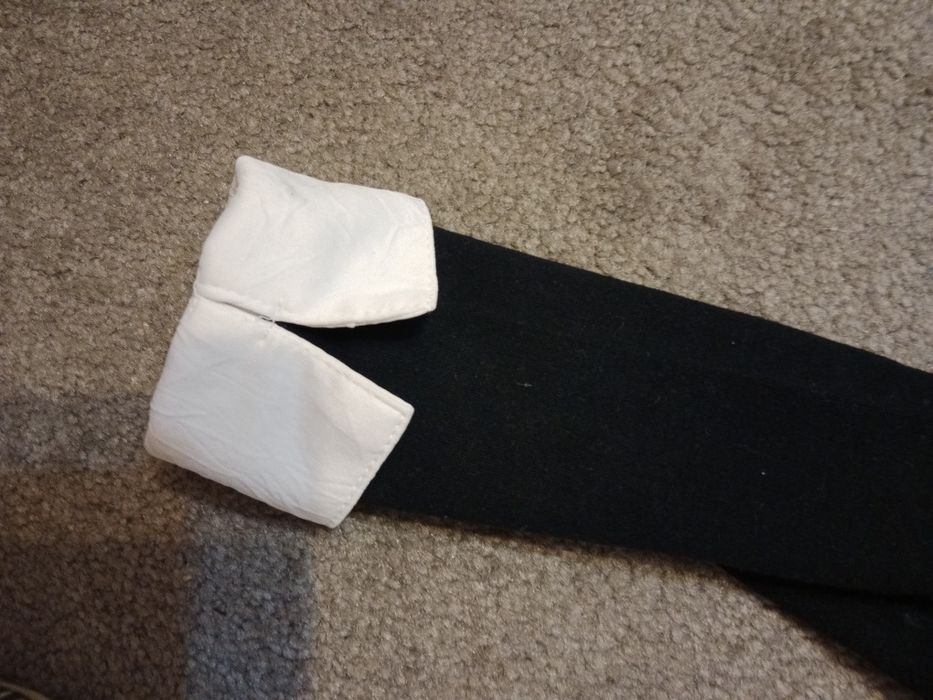 Koszula biała z bawełnianą bluzą na wierzchu