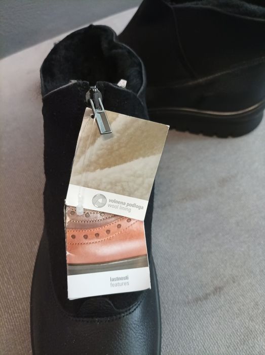 Nietypowa para skórzanych botków r.40 i 41