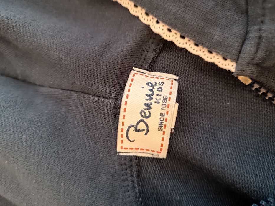 Casaco com capuz para menina