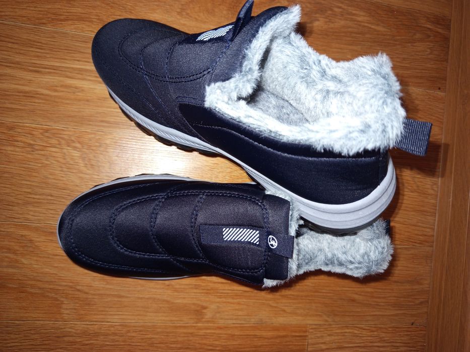 Продам новые  мужские зимние  ботинки , 28 см