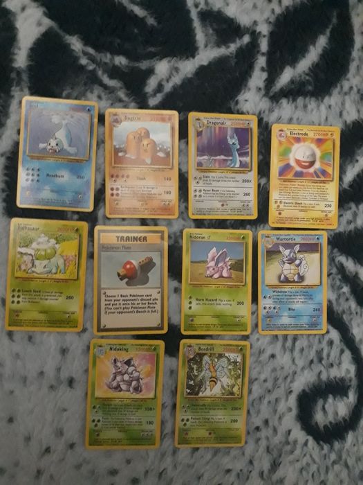 24 Cartas pokemon (Não Originais)