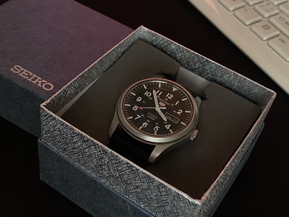 Часы Seiko 5 Sports Automatic Military