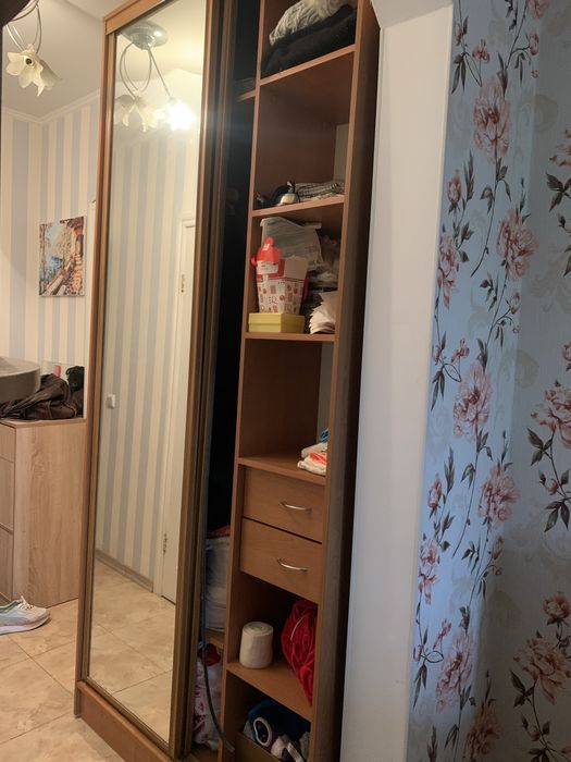 Продам шкаф зеркальный