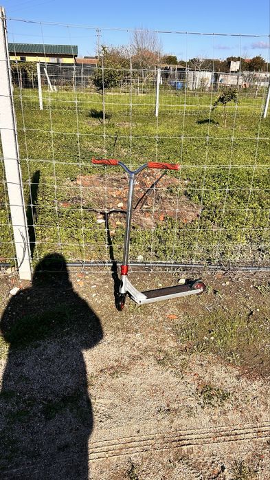 Vendo esta trotinete de freestyle (ler a descrição)