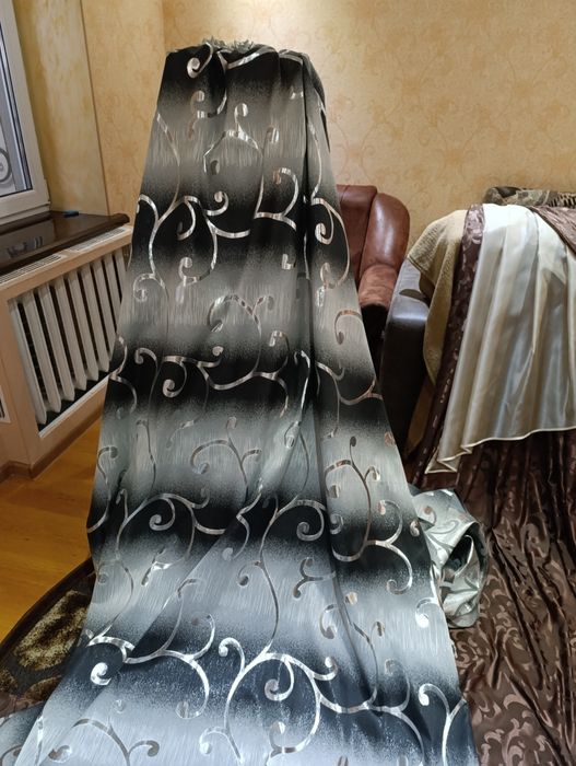 Продам ламбрикен зі шторою