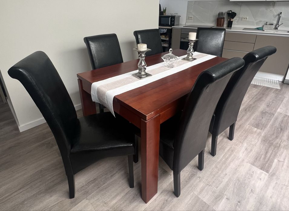 Mesa de jantar extensível em cerejeira + 6 cadeiras em pele