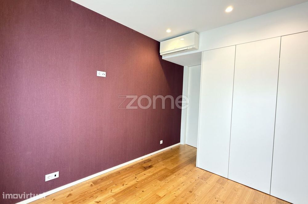 Apartamento T3 com lugar de garagem e varanda em S. Vitor.