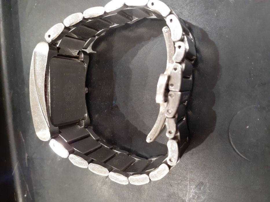 Часы  Швейцарские женские с  8 брильянтами Tissot