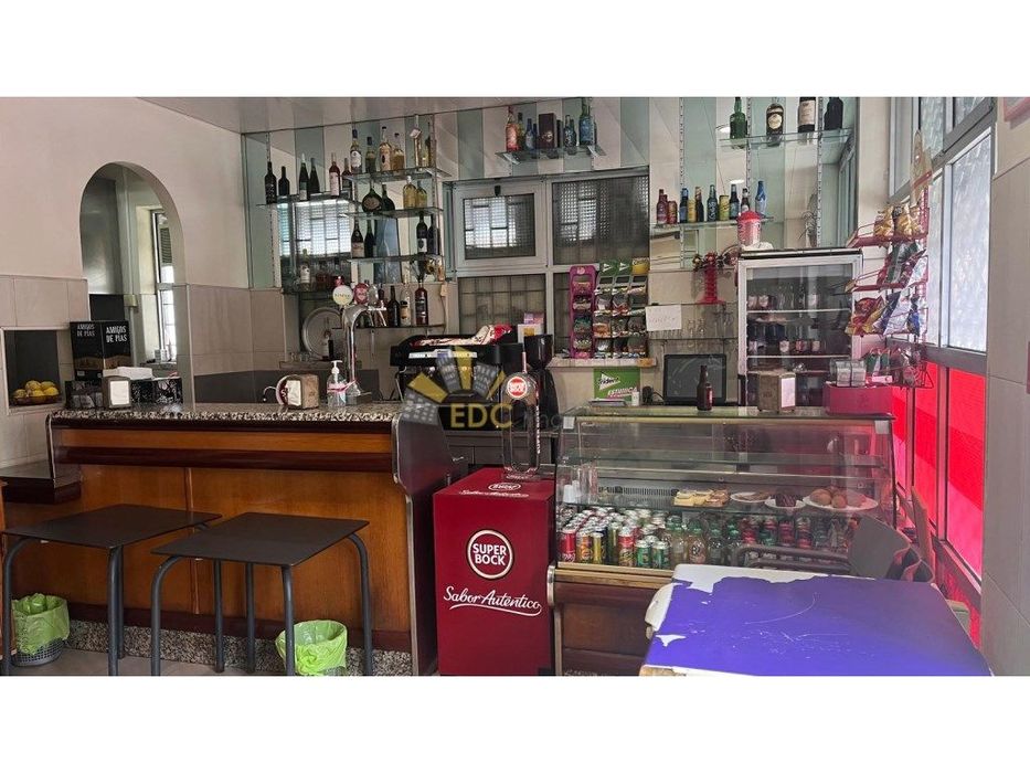 Café-snack bar para Trespasse | Localizado na Tapada das Mercês | N...