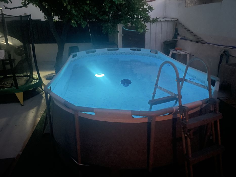 Piscina bestway com bomba de areia