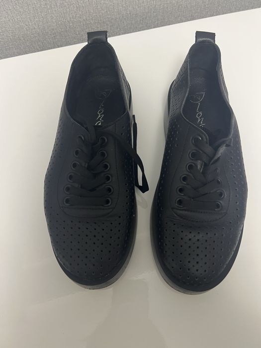 Шкіряні кросівки перфорація шкіра 38 р