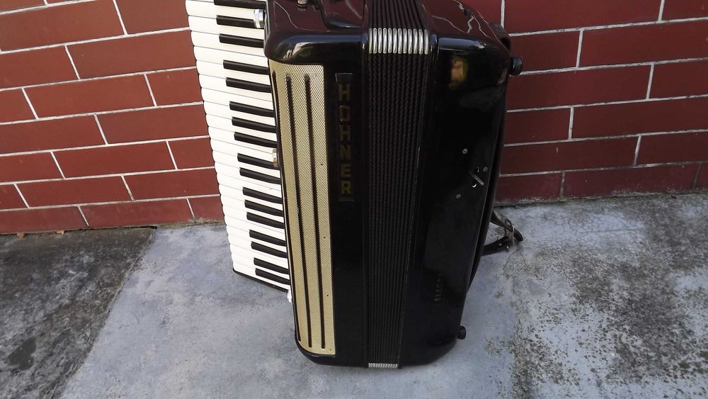 Akordeon - syntezator lampowy Hohner ELECTRONIUM + wzmacniacz Hohner