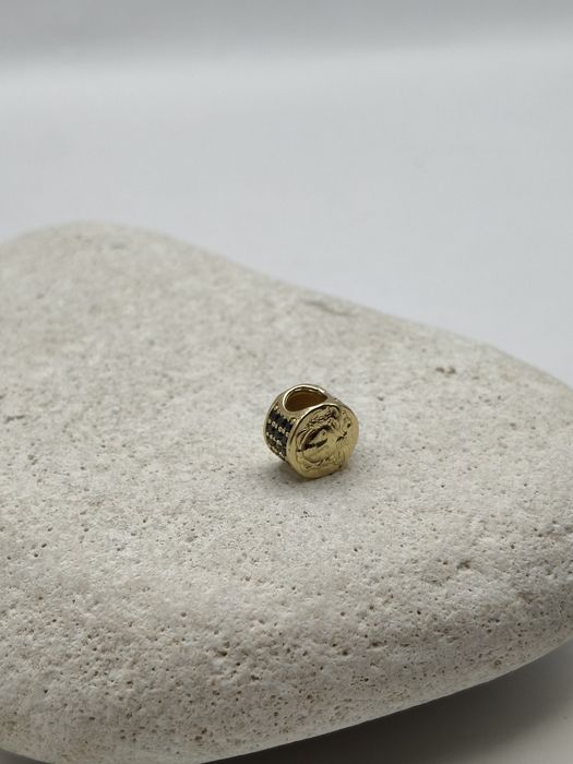 Złoty Charms Pr.585 Nowy Zapraszamy