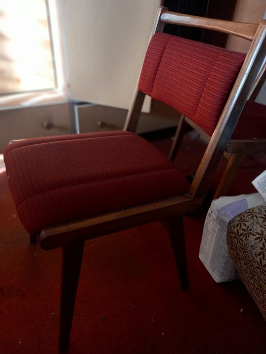 Krzesła typ JAR okres PRL