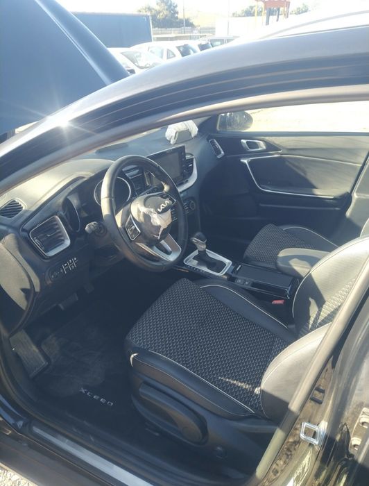 KIA X Ceed híbrido para peças 
2022.06
Veículo que trabalha e anda 
Longarinas boms 
Radiadores boms 
Vendo no estado que está 
Mais informaç