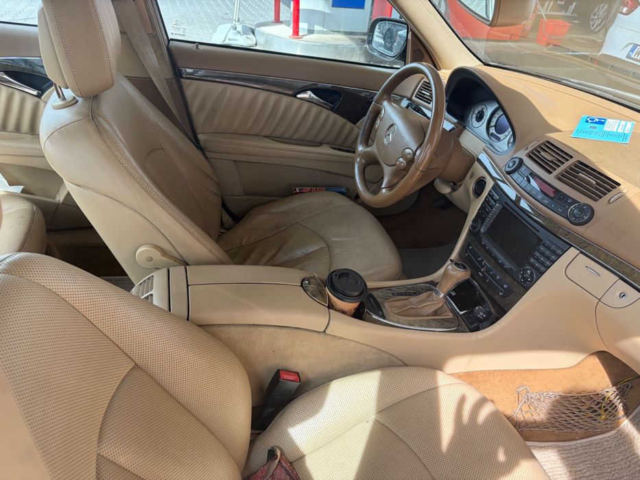 Stary niezniszczalny Mercedes W211 AVANGARDE