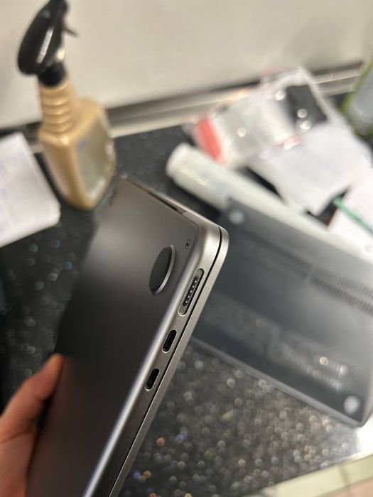MacBooka Air 13 M2 24 GB
