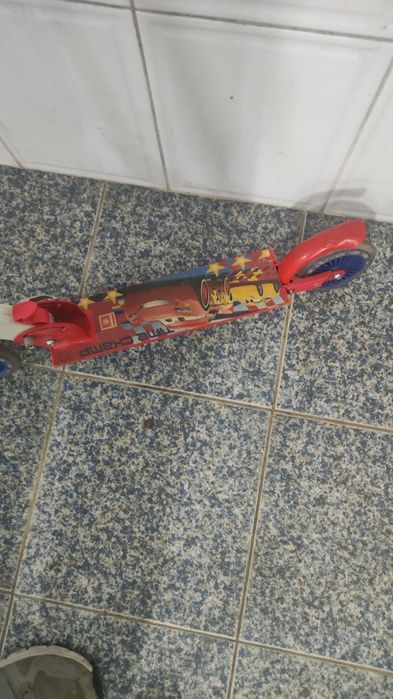 Trotinete tema carros