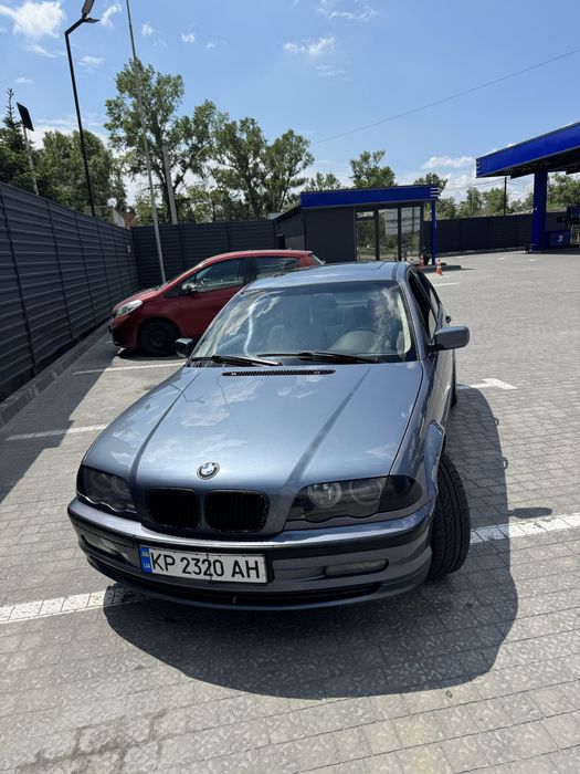 Продам  BMW 318I
