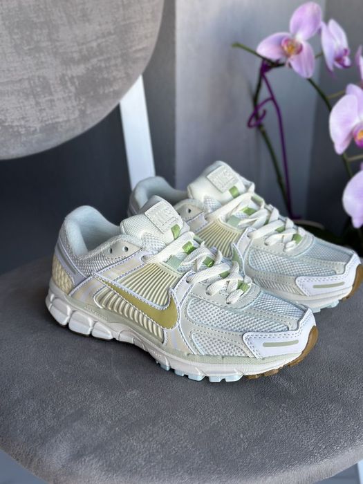 Жіночі кросівки Nike Zoom Vomero 5 / кросівки найк / жіночі кросівки