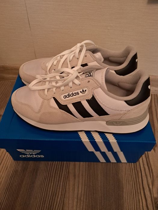 Продам кросовки Adidas