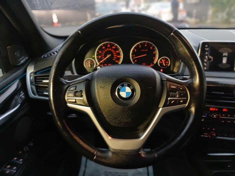 BMW X5      2017