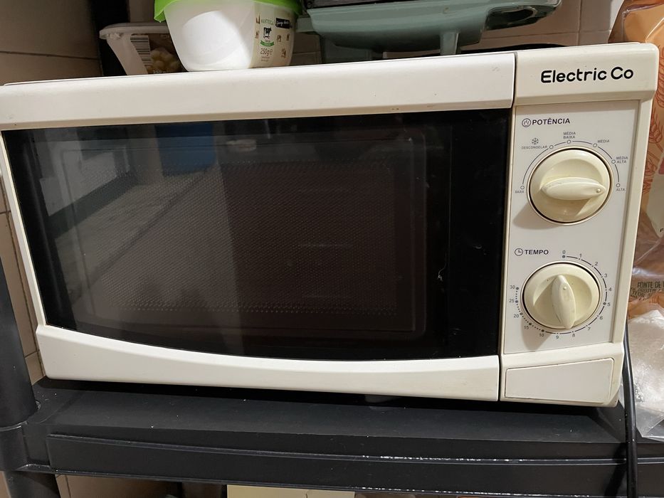 microondas a funcionar perfeitamente