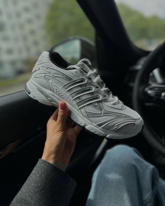 Оригінальні кросівки Adidas Temper run 2 IH0402