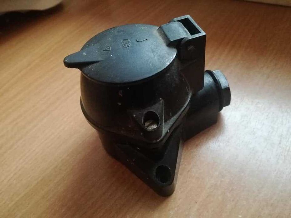 Gniazdko  bakielit PRL z klapką