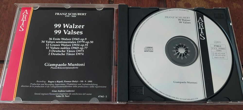 Schubert - 99 Valses (Giampaolo Muntoni) [Arts CD)