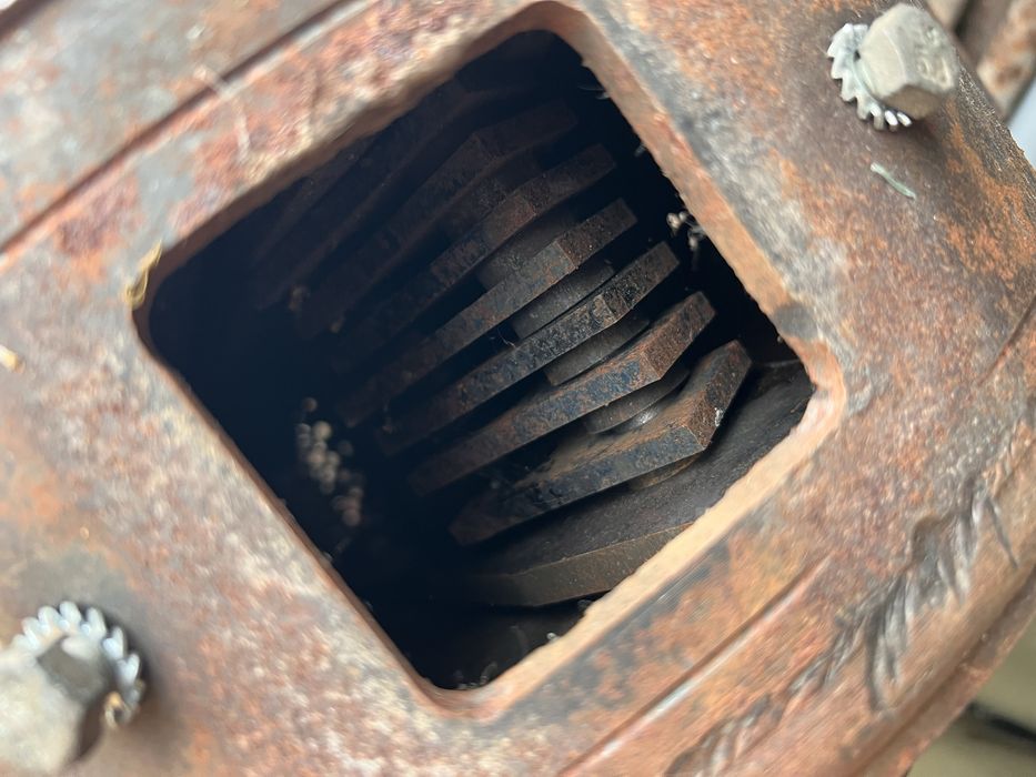 Млин новий для зерна, кормоподрібнювач