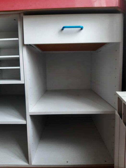 móvel para escritório ou arrumos