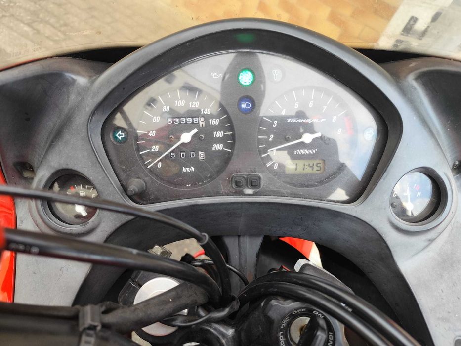 Vende se mota praticamente nova