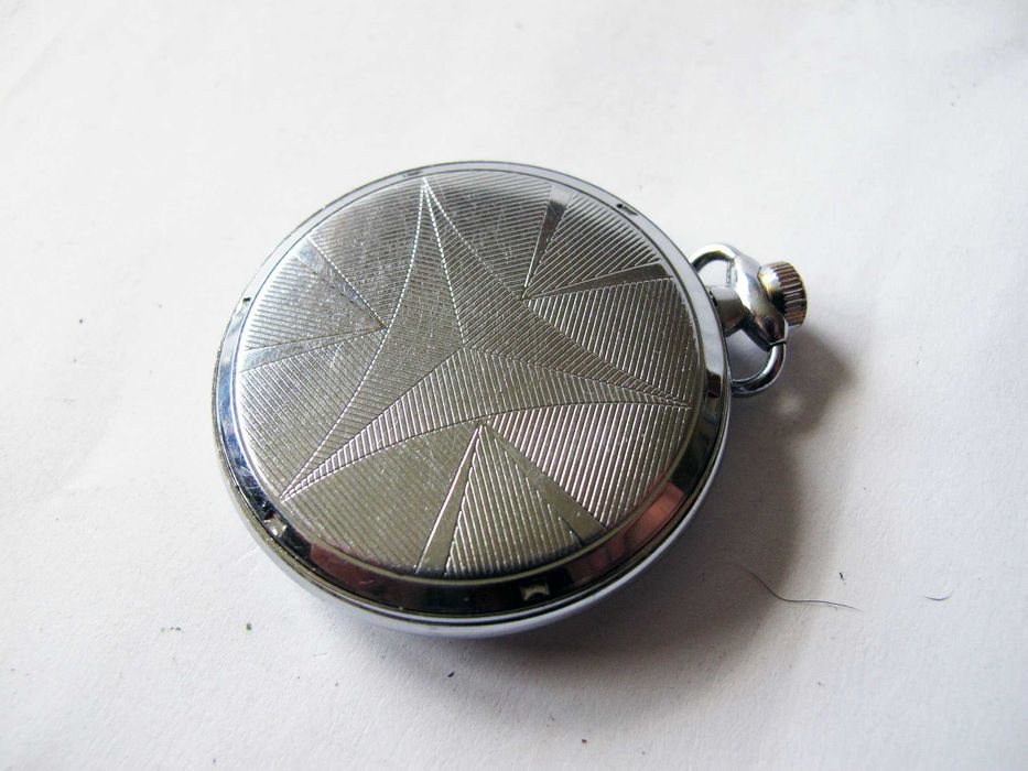 PILI.  Zegarek kieszonkowy.