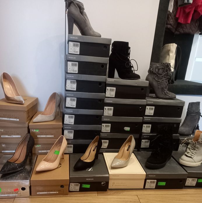 Czułenka  czarne z połyskiem r 37