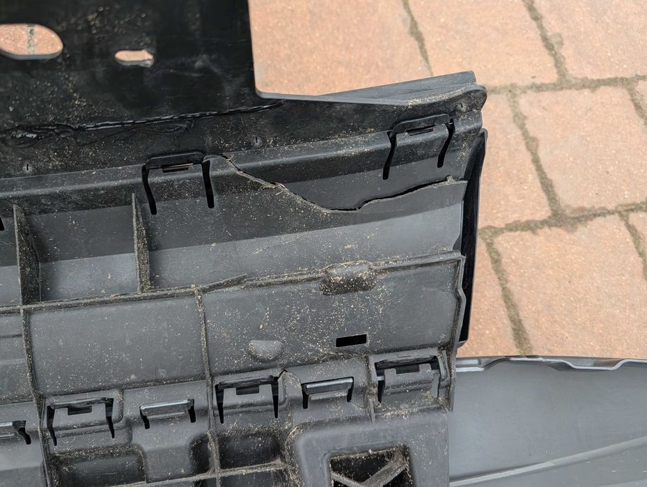 vw caddy 2k7 21- osobowy zderzak przód oryginał + grill