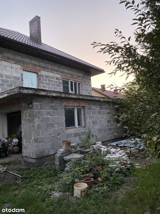 Halinów: 2 domy / 5 mieszkań. 1552 m2 . Media, starodrzew, dojazd A2