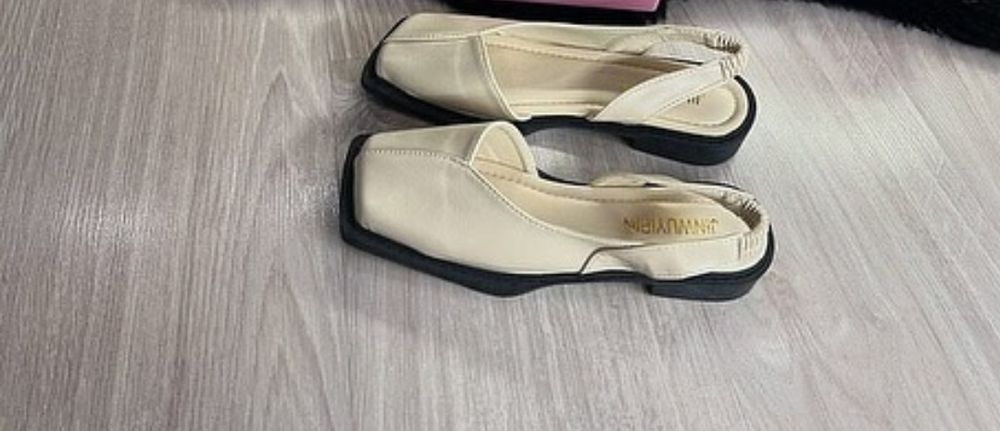 Босоніжки закриті