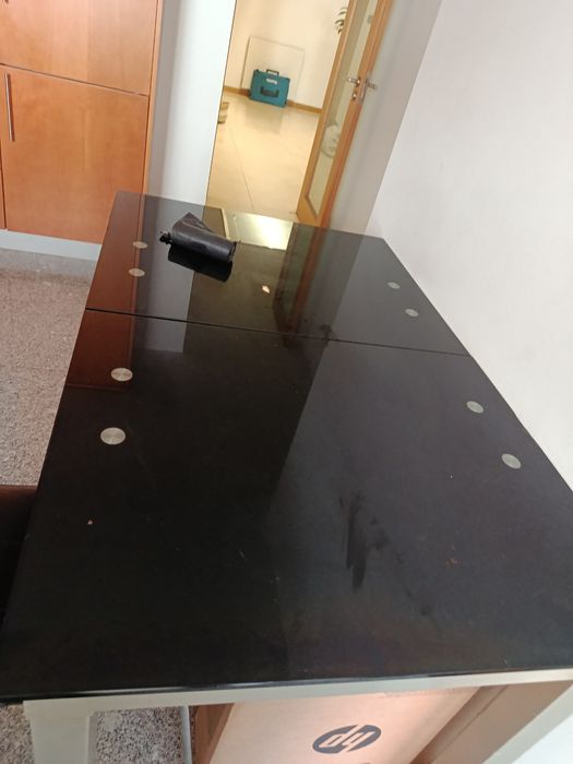 Mesa em vidro temperado