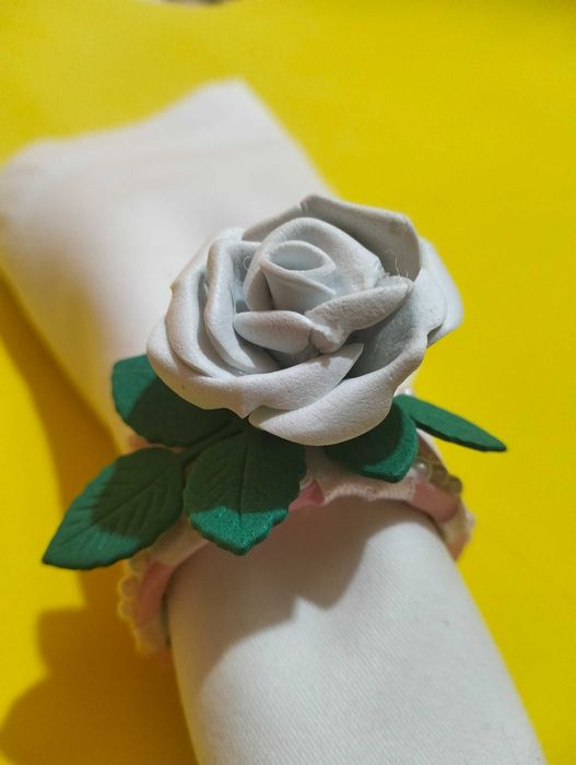 lindas argolas para guardanapos artesanais feitas a mão